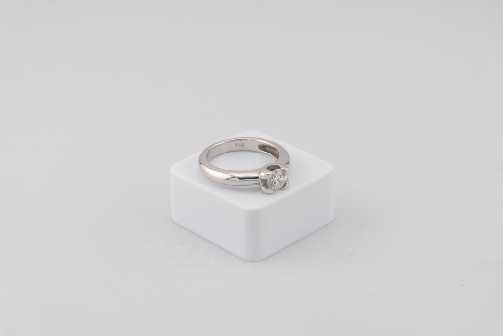 [AN-00010] Anillo de oro blanco con circonia
