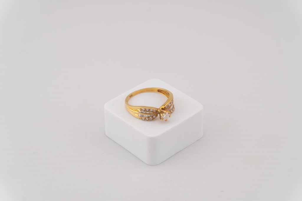 [AN-00014] Anillo lazo de oro con diamantes