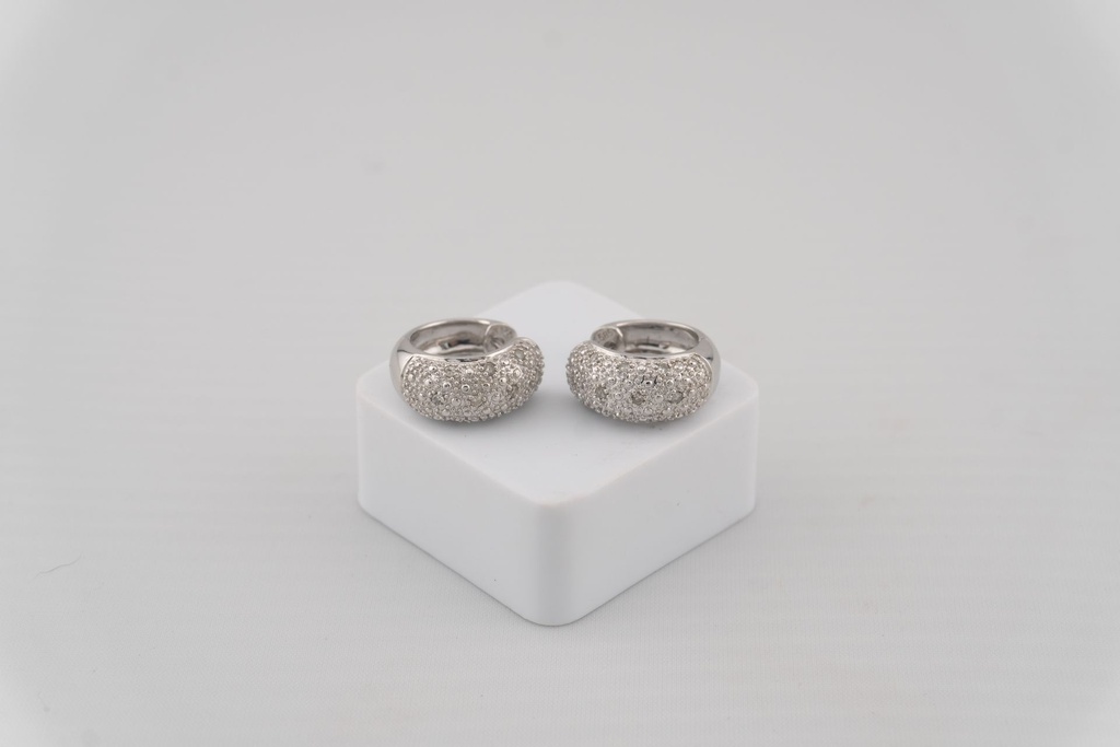 [AR-00016] Argollas en oro blanco con diamantes